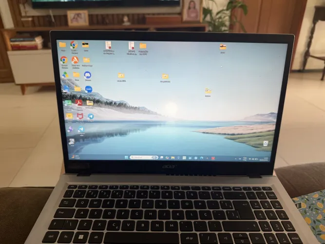 Notebook ACER ASPIRE  3 i3-N305 - 8GB RAM - 256GB SSD - 