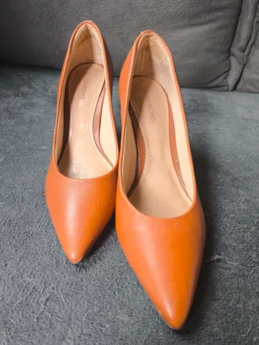 Scarpin Dumond Caramelo 37
