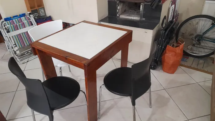 Mesa com cadeiras 
