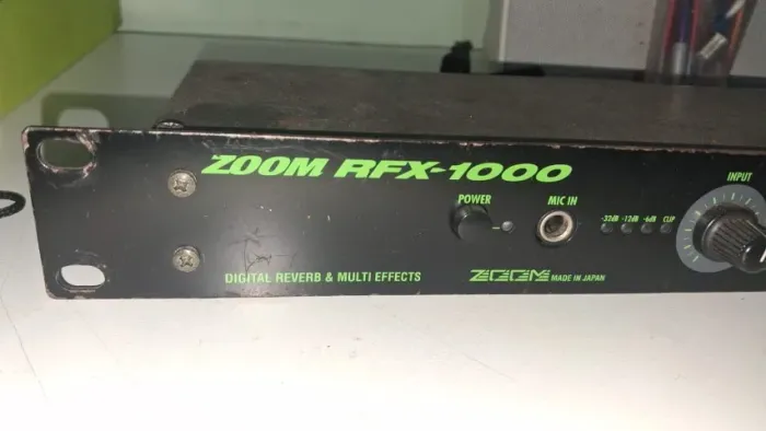 Efeito de voz Digital Reverb Zoom RFX1000 