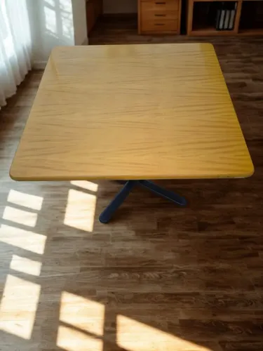 Mesa Quadrada Com Tampo em Madeira Maciça