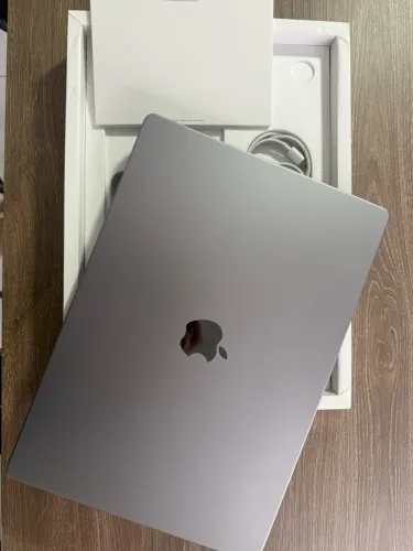 Apple MacBook Pro 16 | 16GB | M1 | 1T