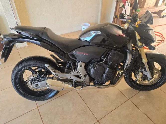 Hornet 600