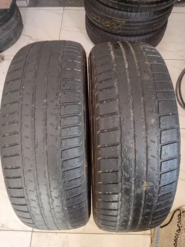 2 pneus 225/65/17 meia vida. R$ 80 reais cada.
