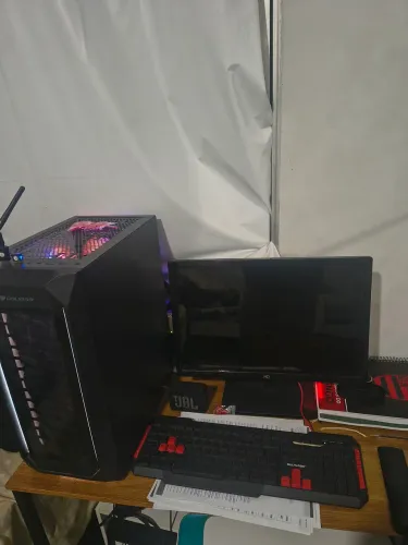 Vendo pc gamer completo. Com conector blothoot e conexão wifi, tudo funcionando