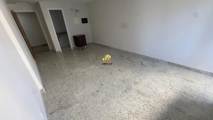 Sala Comercial Cerca de 30m² na Praia da Costa Localização Estratégica