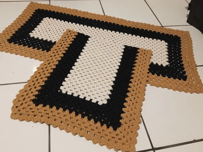 TAPETE DE CROCHÊ RETANGULAR 1M
