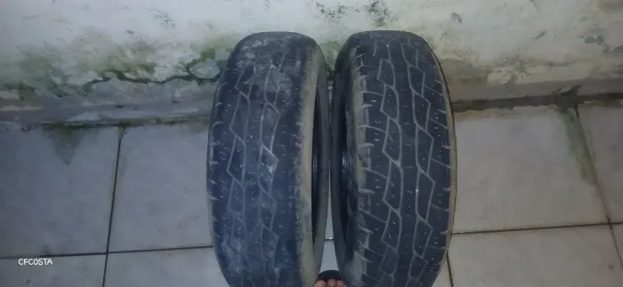 2 PNEUS USADOS ,BONS PARA STEP RODA 13,,,,175/75 R13
