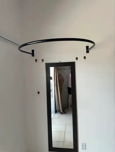 Vendo espelho ,provador e arara para deixar sua loja ainda mas elegante 