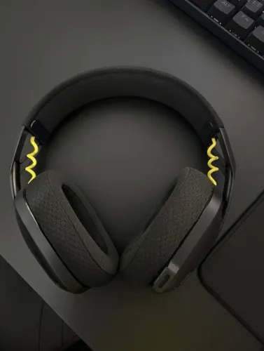 Headset Gamer Logitech G435 Sem Fio (Bluetooth) Microfone Embutido
