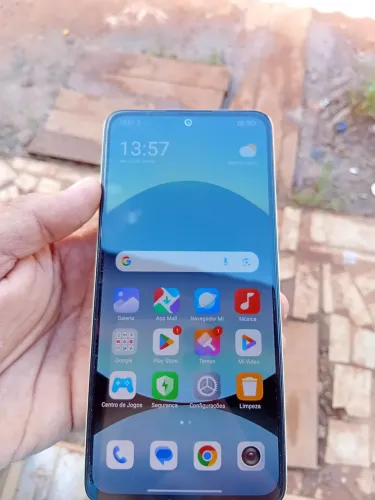 celular novo 1 mês de uso excelente pra tudo q vc busca