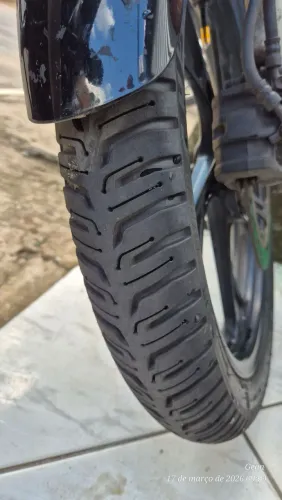 Pneu traseiro aro 18 90/90 $250,00 avista, pneu dianteiro 80/100R18 $245 avista