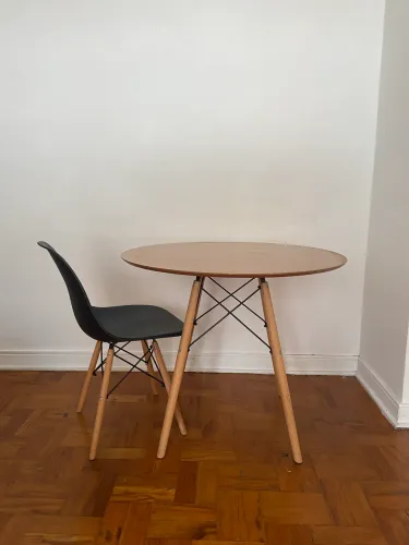 Mesa redonda de madeira 90x90 cm - estilo retrô