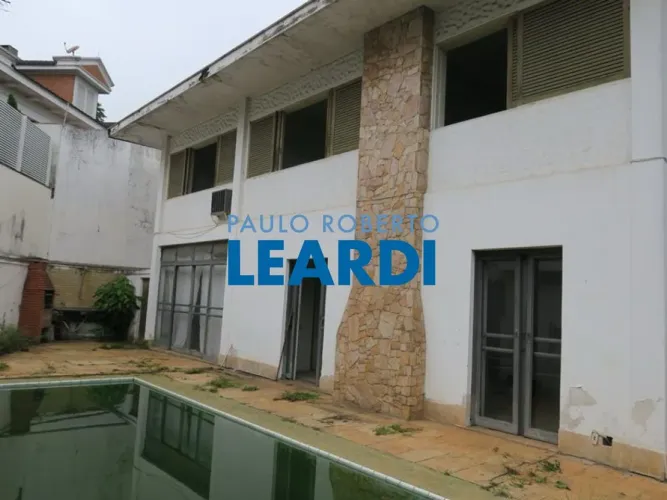 CASA ASSOBRADADA - CIDADE JARDIM - SP