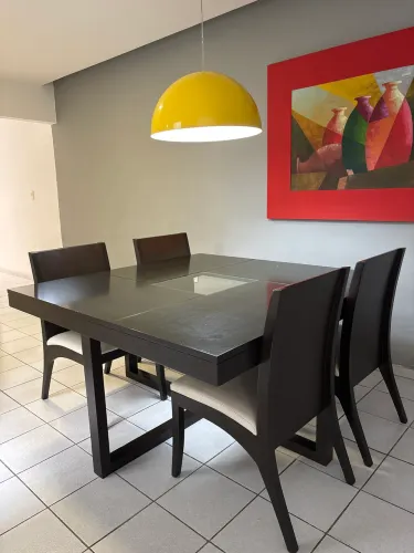 Mesa em Madeira Embuia  