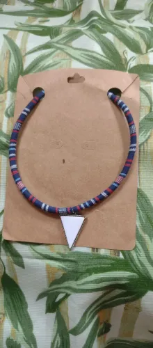 Gargantilha com uma pegada Africana.