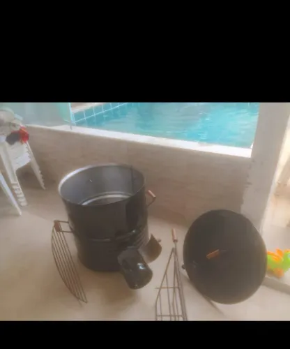 Vende se por encomenda churrasqueira de costelão e defumador 