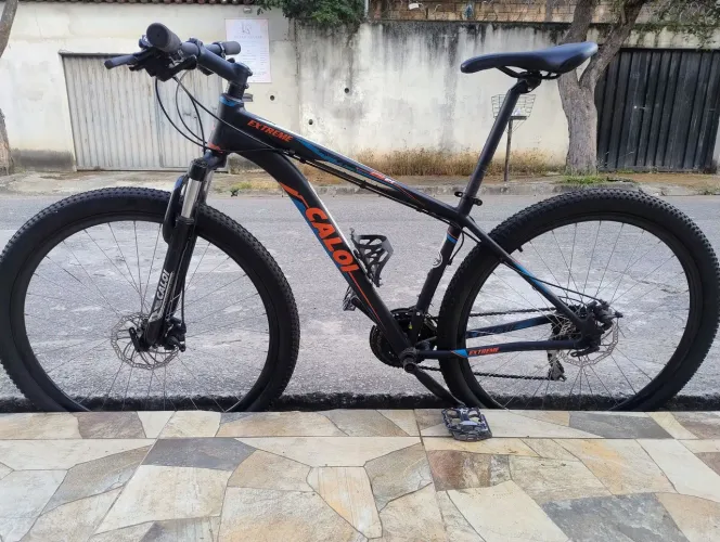 Bicicleta Caloi Extreme Aro 29 seminova -Cambio Shimano