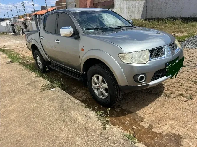 Mitsubishi L200 Triton HPE 3.2 CD TB Int.diesel AUT 2013