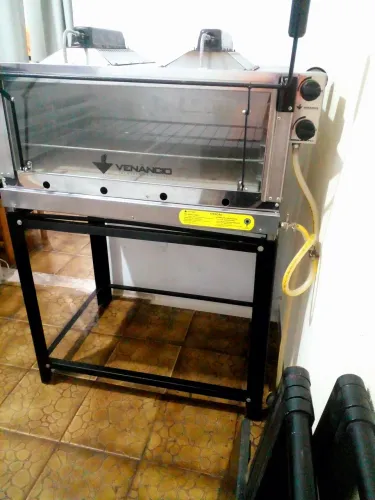 Forno de Pizza marca Venâncio c/ gratinador a gás
