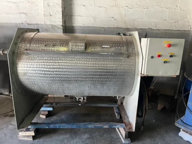 Maquina para lavanderia industrial capacidade 50kg Baumer no estado (oferta)