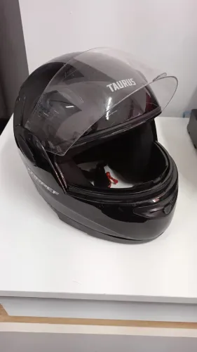 CAPACETE TAURUS ZARREF CLASSIC V4 PRETO - USADO - valor por unidade