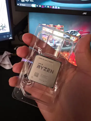 Ryzen 5 5600X 6-Core 12-Threads 3.7GHz Turbo 4.6GHz Blister OEM