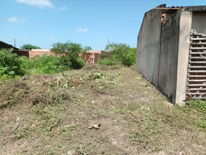 Terreno no loteamento Santa Teresinha
