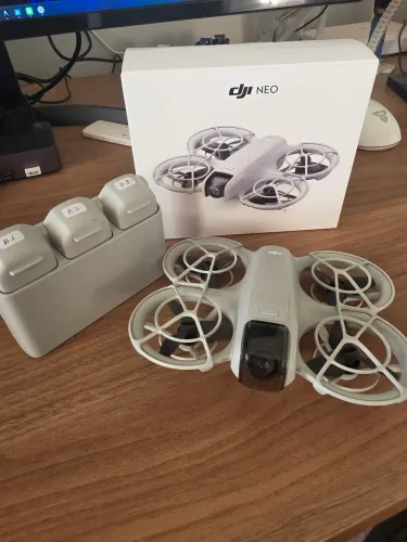 Drone DJI NEO - 3 Baterias