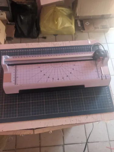 Plastificadora, laminadora e reguladora, com defeito
