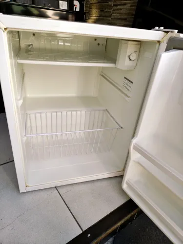 Frigobar Consul 80 litros funcionando