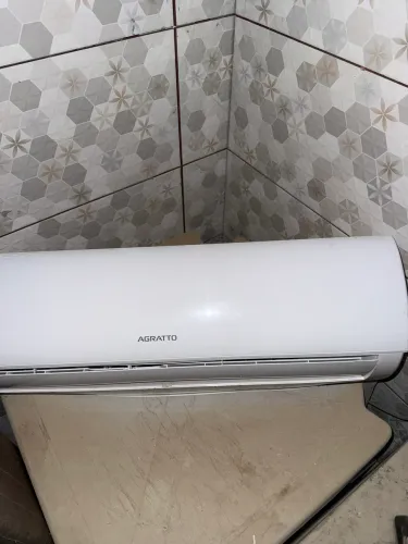 Ar condicionado 12 mil btus, novo. 1 ano de uso.