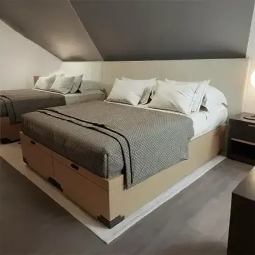 Colchão Resistence King e Cama King Baú na cor Caramelo