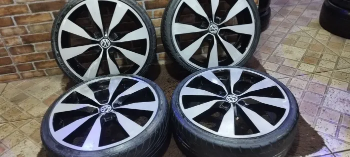 JOGO DE RODA ARO 18 VW GOL G7 COM PNEUS PERFIL BAIXO 