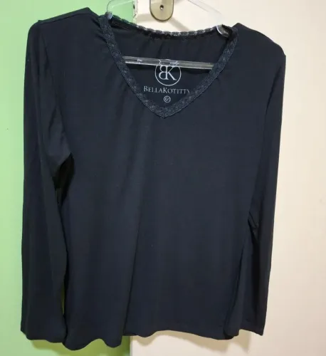 Blusa feminina preta - Tam. G - Em ótimo estado