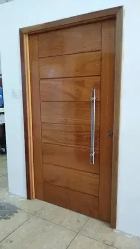 Porta Pivotante de Madeira
