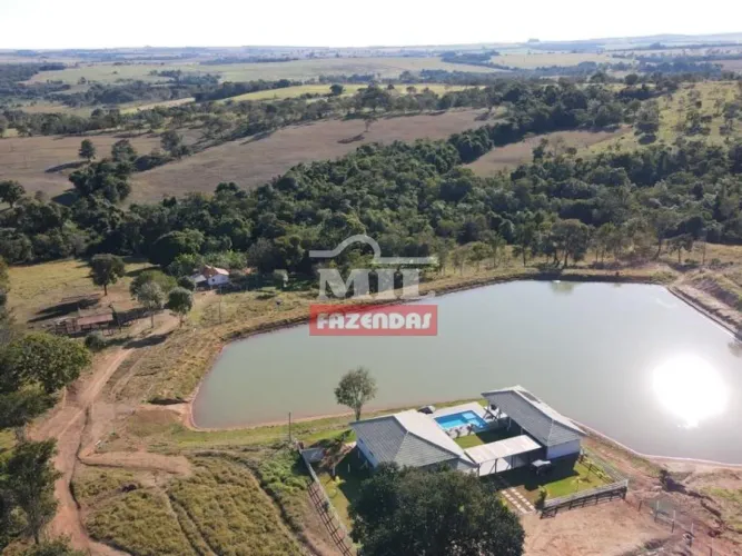 Chácara de Luxo de 6 Alqueires em Cromínia-GO