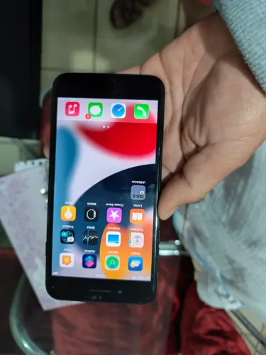 Vendo iPhone 7 plus todo original