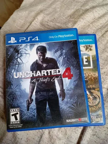 Uncharted 4 e Days Gone