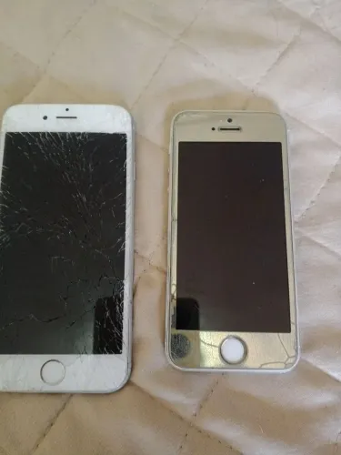 Vendo 2 iPhone pra retirada de peça só