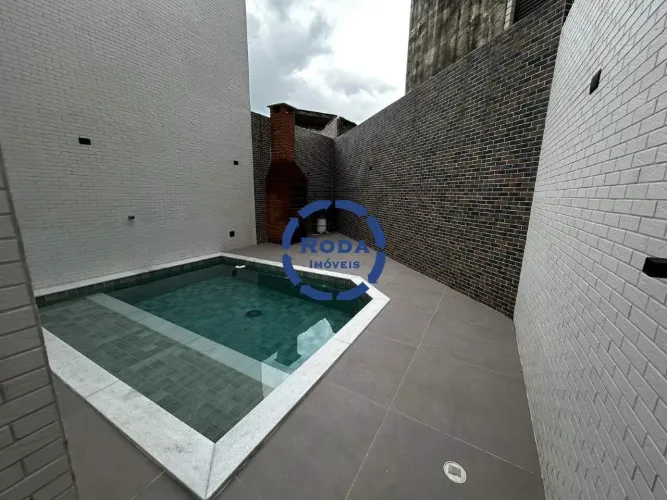 Casa Sobreposta baixa 160 m 3 suites piscina na Aparecida