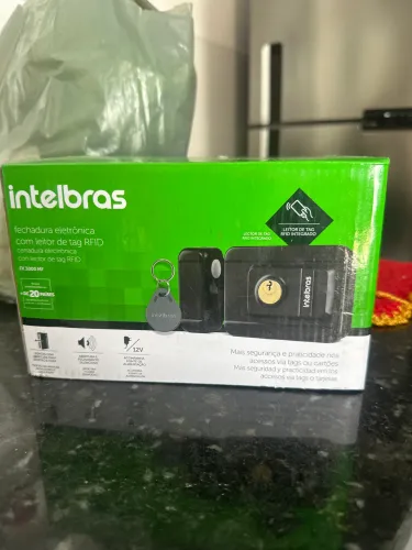 Fechadura eletrônica com leitor de tag RFID