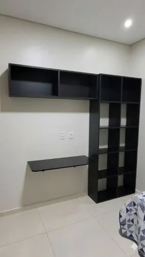 Vendo armário + nicho + mesa