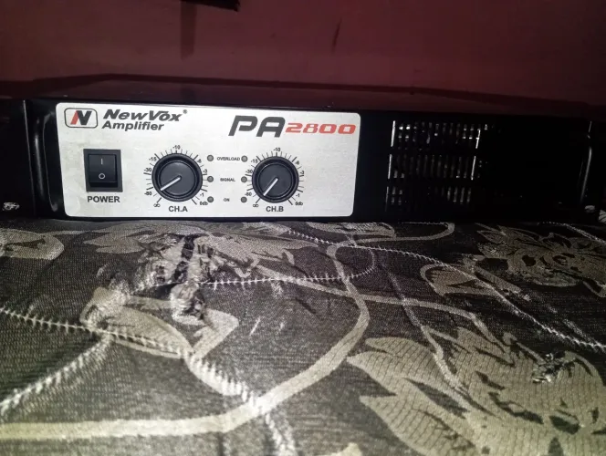 Potencia Amplificador New Vox Pa 2800 1400w Rms Bivolt Cor Preto