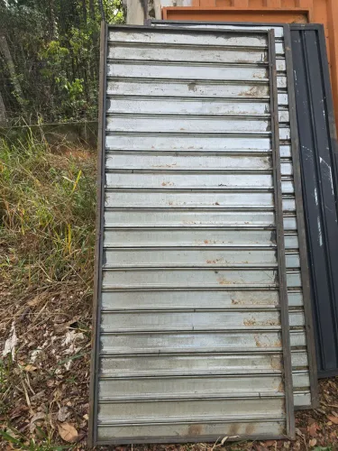 Portas em aço reforçado