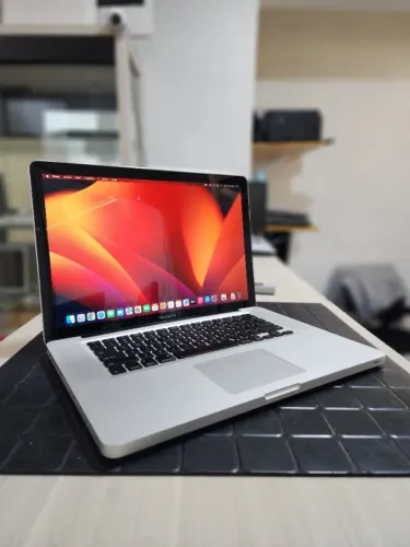 Macbook Pro Intel Core i7 8GB 256GB SSD