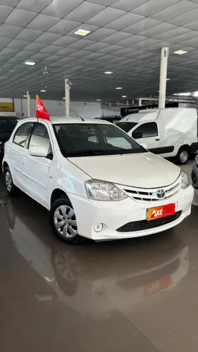 Toyota Etios XS 1.3 Flex 16V 5P Mec. 2013