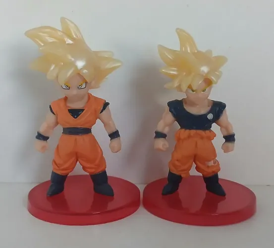 LOTE 2 BONECOS MINIATURAS DRAGON BALL GOKU SUPER SAIYAJIN