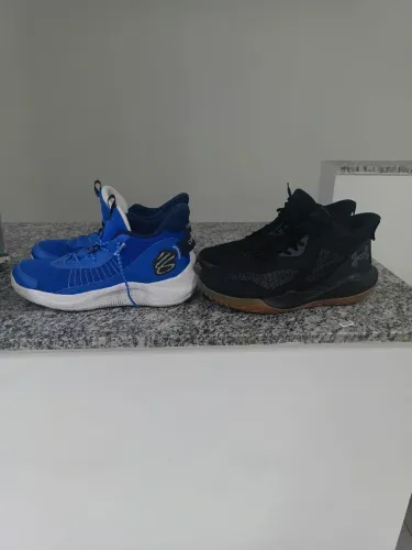 Vendo dois tênis tamanho 48