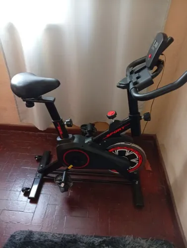 Uma bicicleta ergométrica
